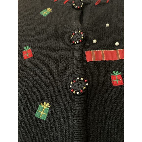 Studio Joy Christmas Cardigan Sweater Womens L Embroidered Presents Wreath Black - Picture 8 of 10